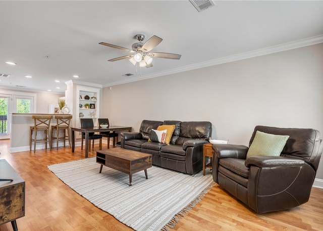 Property at 1725 Harvey Mitchell Pkwy S #1722, College Station, TX 77840, 2 beds, 2.5 baths