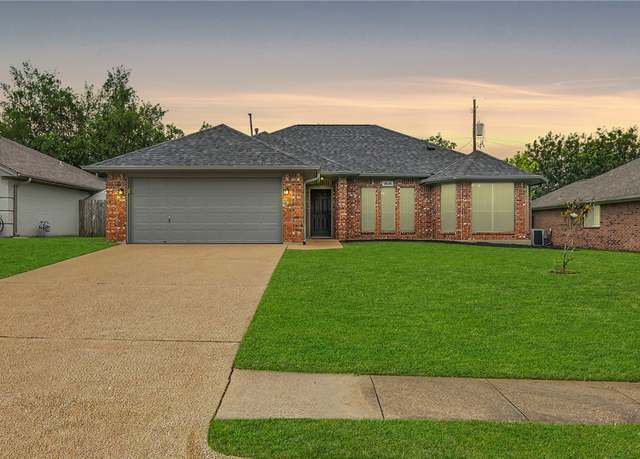 Property at 4516 Pembrook Ln, Bryan, TX 77802, 3 beds, 2 baths