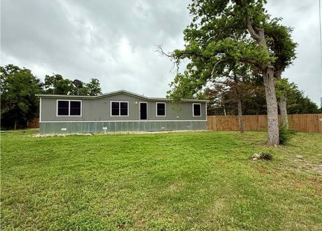 Property at 405 Shoreline Dr, Somerville, TX 77879, 4 beds, 2 baths