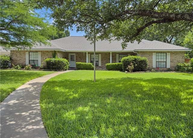 Property at 701 Roberta Ct, Bryan, TX 77802, 3 beds, 2 baths