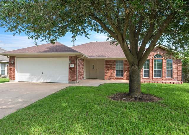 Property at 1104 Markham Ln, College Station, TX 77845, 3 beds, 2 baths