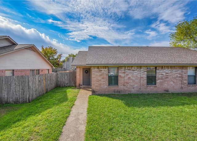 Property at 2510 Hickory Dr, College Station, TX 77840, 3 beds, 2 baths