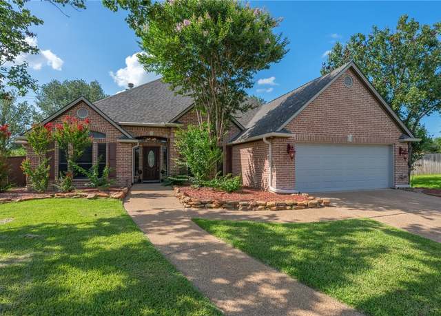 Property at 4600 Park Hollow Cir, Bryan, TX 77802, 4 beds, 2 baths