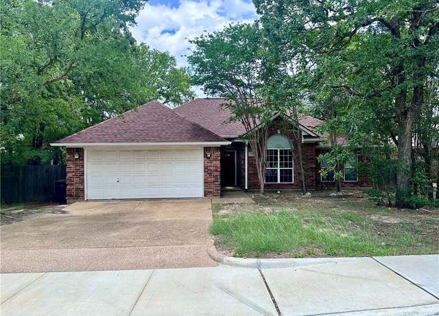Property at 705 Summerglen Dr, College Station, TX 77840, 3 beds, 2 baths