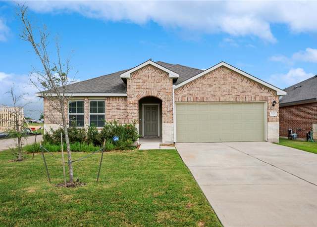 Property at 8004 Front Nine Ln, Navasota, TX 77868, 4 beds, 2 baths
