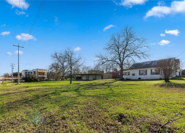 Property at 104 Fawn St, Caldwell, TX 77836