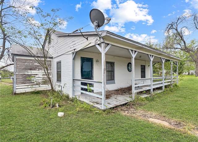 Property at 908 S Main St, Bremond, TX 76629, 3 beds, 1.5 baths