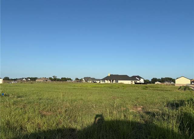 Property at 7822 Mathis Creek Dr, Bryan, TX 77808, 4 beds, 3.5 baths