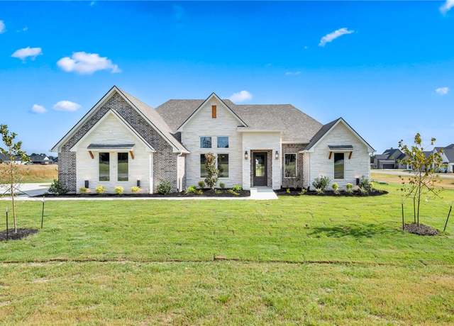 Property at 7800 Mathis Creek Dr, Bryan, TX 77808, 3 beds, 2.5 baths