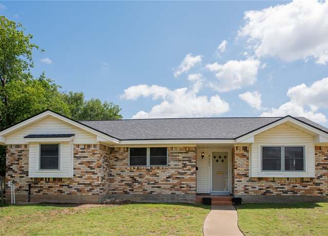 Property at 2323 Carter Creek Pkwy, Bryan, TX 77802, 3 beds, 2 baths