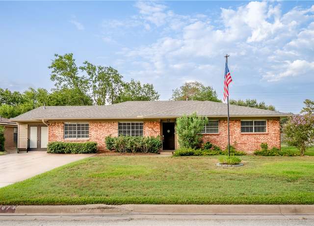 Property at 3807 Craig St, Bryan, TX 77802, 4 beds, 3 baths