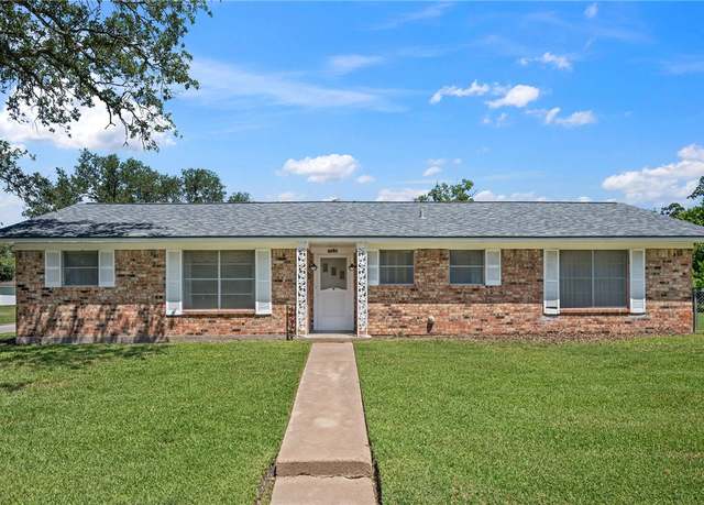 Property at 1200 Delma Dr, Bryan, TX 77802, 3 beds, 2 baths