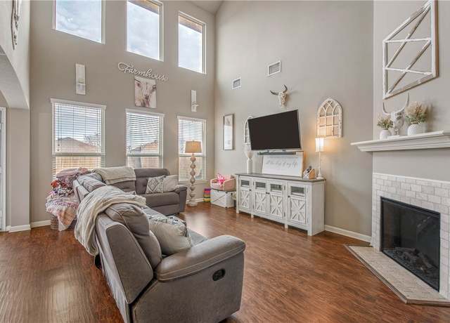 Property at 1080 Venice Dr, Bryan, TX 77808, 4 beds, 2.5 baths