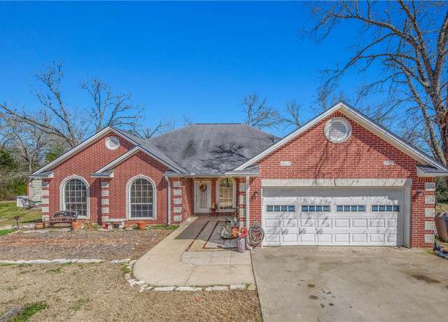 Property at 12611 Robin Dr, College Station, TX 77845, 4 beds, 2.5 baths