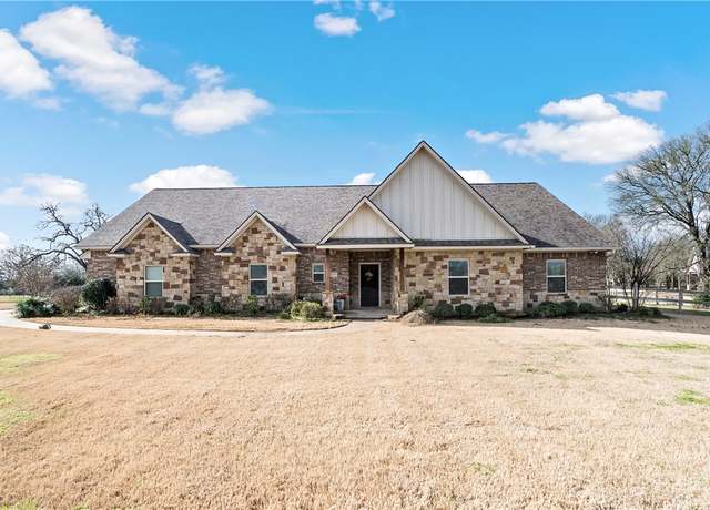 Property at 10734 Lonesome Dove Trl, Bryan, TX 77808, 4 beds, 3.5 baths