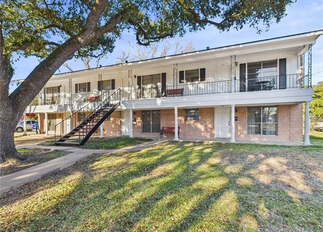 Property at 109 Wood St, Navasota, TX 77868, 12 beds, 6 baths