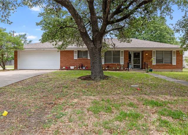 Property at 2211 Carter Creek Pkwy, Bryan, TX 77802, 3 beds, 2 baths
