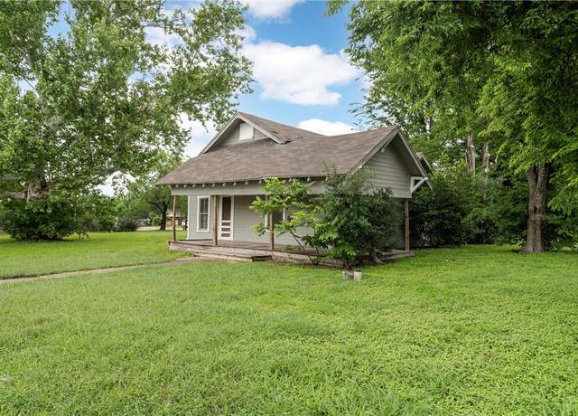 Property at 103 Ave C, Rosebud, TX 76570, 2 beds, 1 bath