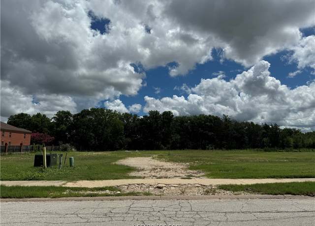 Property at 1604 Bennett St, Bryan, TX 77802