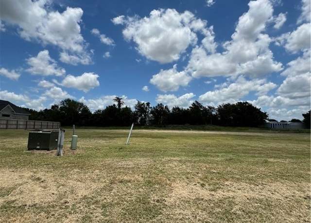 Property at 1628 Bennett St, Bryan, TX 77802