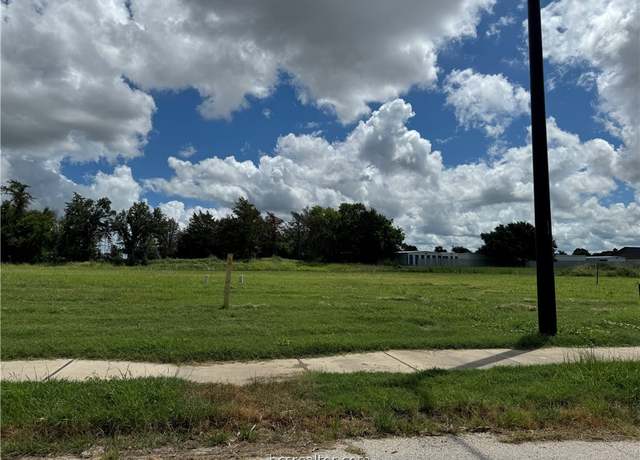 Property at 1640 Bennett St, Bryan, TX 77802
