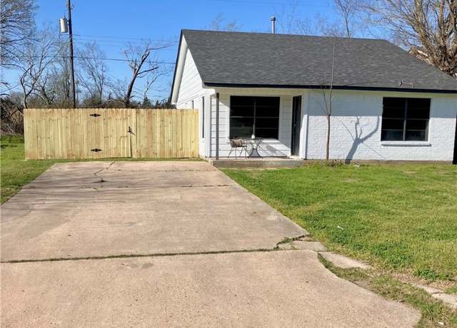 Property at 1104 Bittle Ln, Bryan, TX 77803, 3 beds, 2 baths