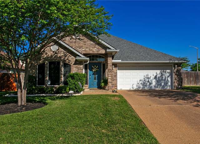 Property at 5400 Bloomsbury Way, Bryan, TX 77802, 3 beds, 2 baths
