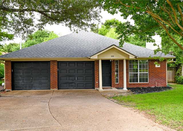 Property at 400 Princeton Cir, College Station, TX 77840, 3 beds, 2 baths