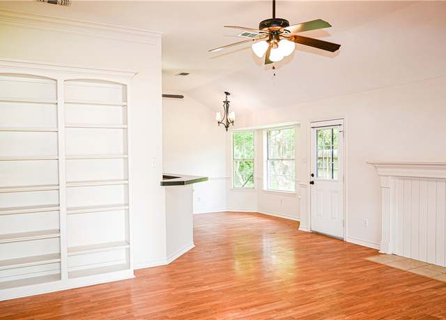 Property at 400 Princeton Cir, College Station, TX 77840, 3 beds, 2 baths