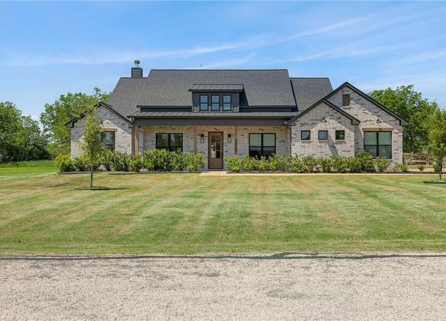 Property at 5025 Glory Rd, Bryan, TX 77808, 4 beds, 3.5 baths