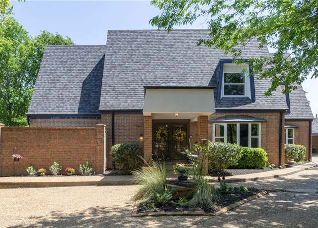 Property at 501 College View Dr, Bryan, TX 77801, 4 beds, 4 baths