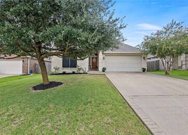 Property at 208 Passendale Ln, College Station, TX 77845, 3 beds, 2 baths