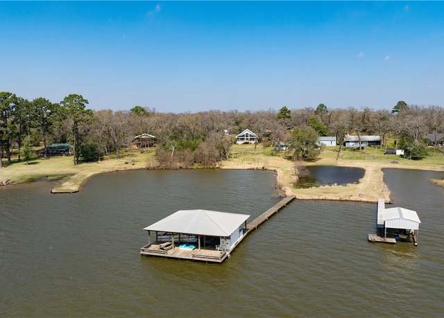 Property at 9360 Riley Green Rd, Franklin, TX 77856, 5 beds, 3 baths
