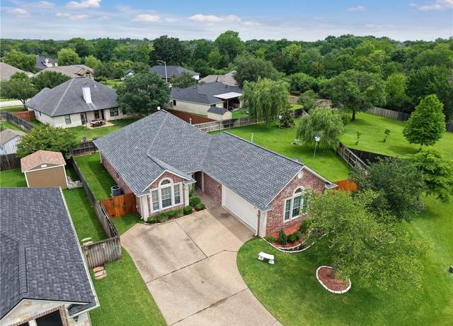 Property at 2705 Colony Hills Dr, Bryan, TX 77808, 3 beds, 2 baths