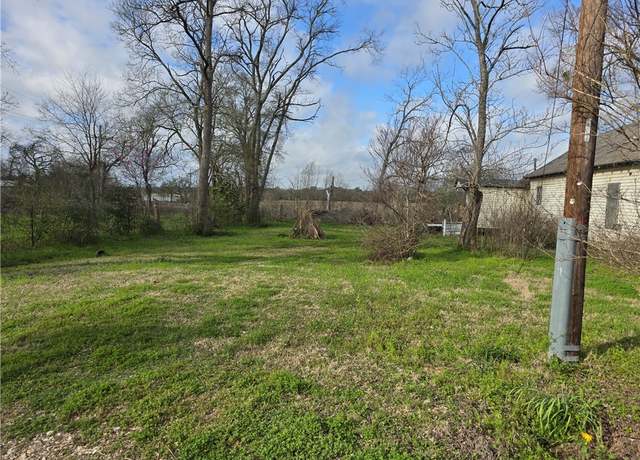 Property at 409 Martin Luther King Blvd N, Madisonville, TX 77864
