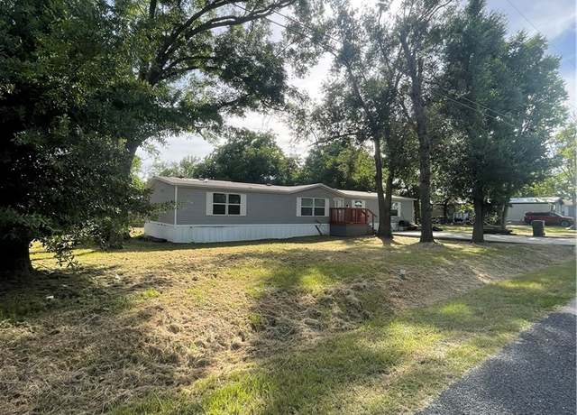 Property at 1503 Douglas St, Bryan, TX 77808, 5 beds, 3 baths