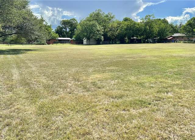Property at 1011 Benedict St, Caldwell, TX 77836