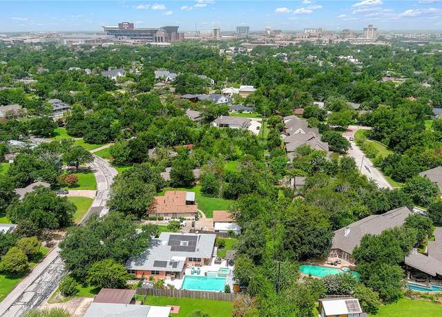 Property at 1013 Winding Rd, College Station, TX 77840, 4 beds, 2 baths