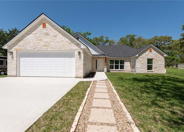 Property at 26 Fountain Bleau Ln, Normangee, TX 77871, 3 beds, 2 baths