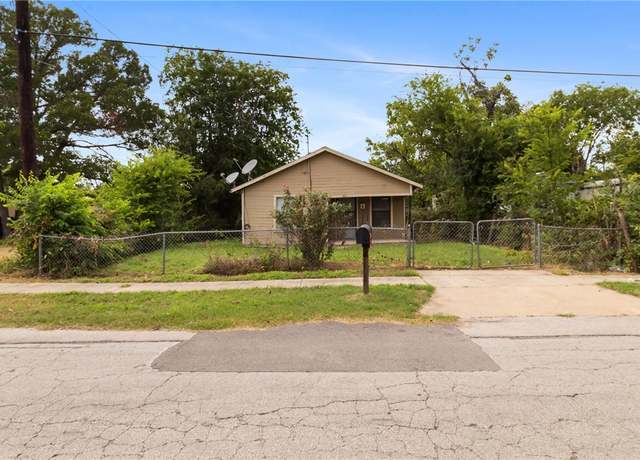 Property at 904 Muckleroy St, Bryan, TX 77803, 3 beds, 1 bath