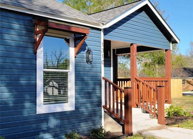 Property at 1310 Hoppess St, Bryan, TX 77802, 3 beds, 2 baths