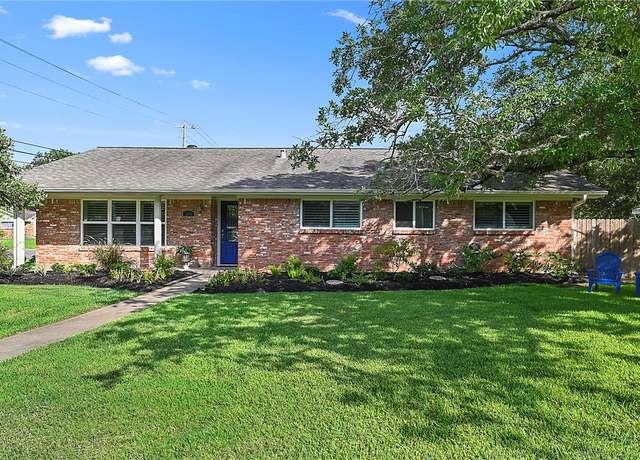 Property at 1204 Pershing Dr, College Station, TX 77840, 4 beds, 3 baths