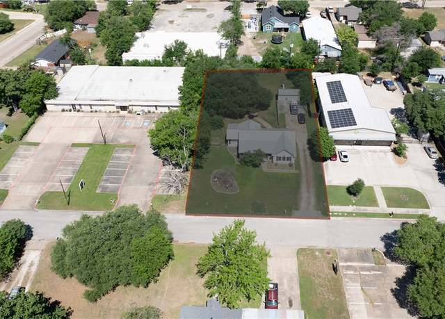 Property at 408 Oak St, Bryan, TX 77801, 3 beds, 2 baths
