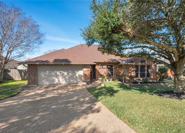 Property at 2621 Briton Dr, Bryan, TX 77802, 4 beds, 2 baths