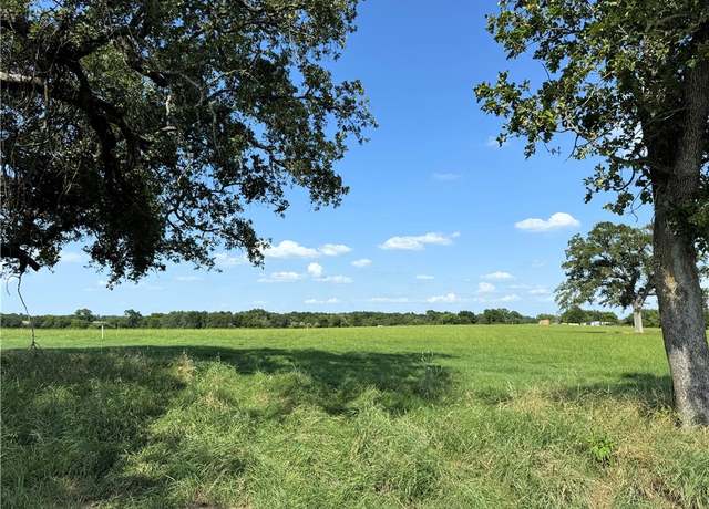 Property at 693 J W Martine Rd, Hearne, TX 77859