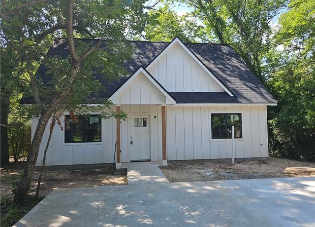 Property at 1112 Justine, Bryan, TX 77803, 3 beds, 2.5 baths