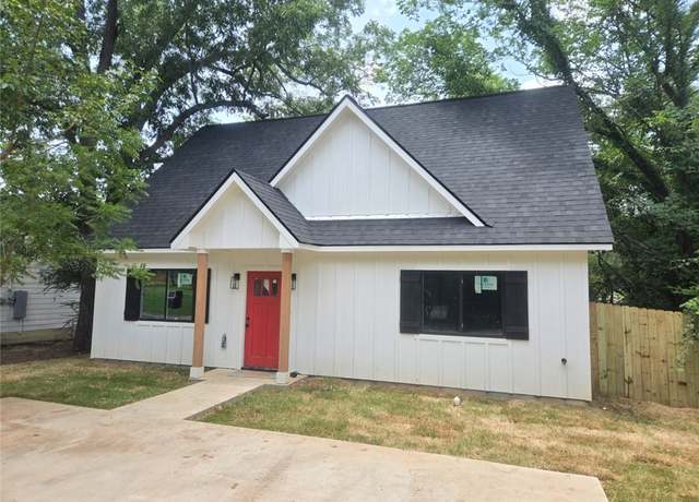 Property at 1112 Justine, Bryan, TX 77803, 3 beds, 2.5 baths