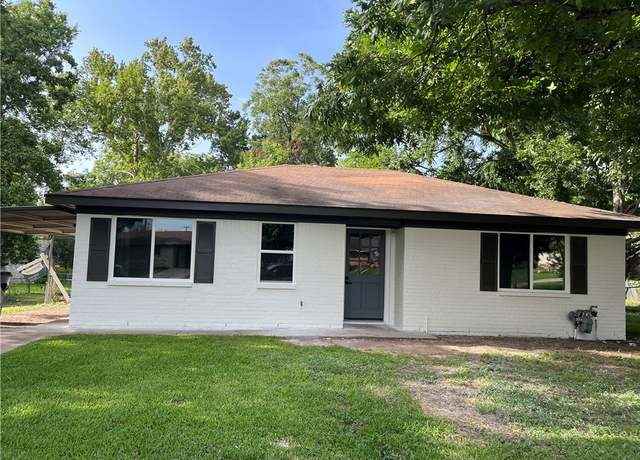 Property at 502 Willow Circle Cir, Brenham, TX 77833, 3 beds, 1 bath