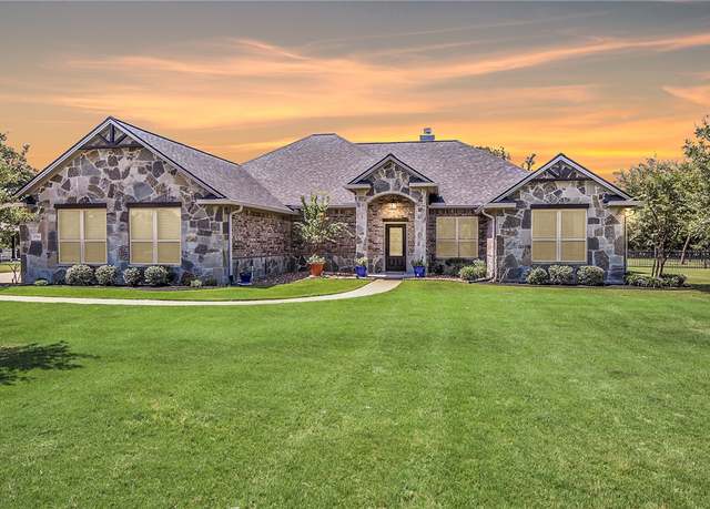 Property at 10746 Lonesome Dove Trl, Bryan, TX 77808, 4 beds, 3.5 baths