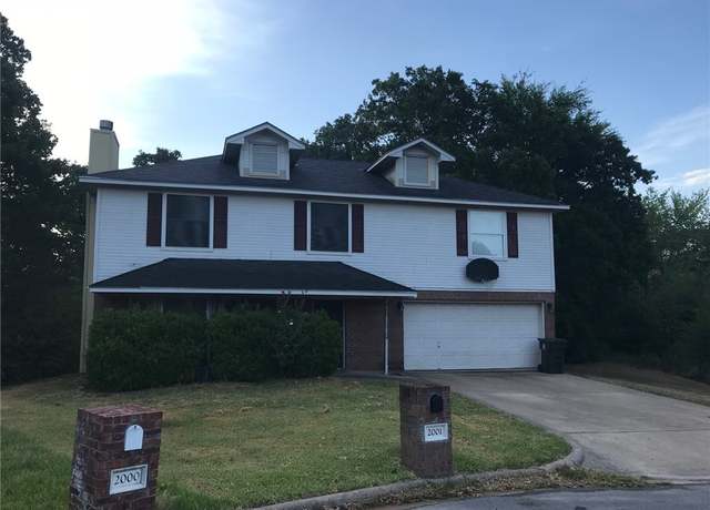 Property at 2001 Broken Arrow Cir, Bryan, TX 77807, 4 beds, 2.5 baths